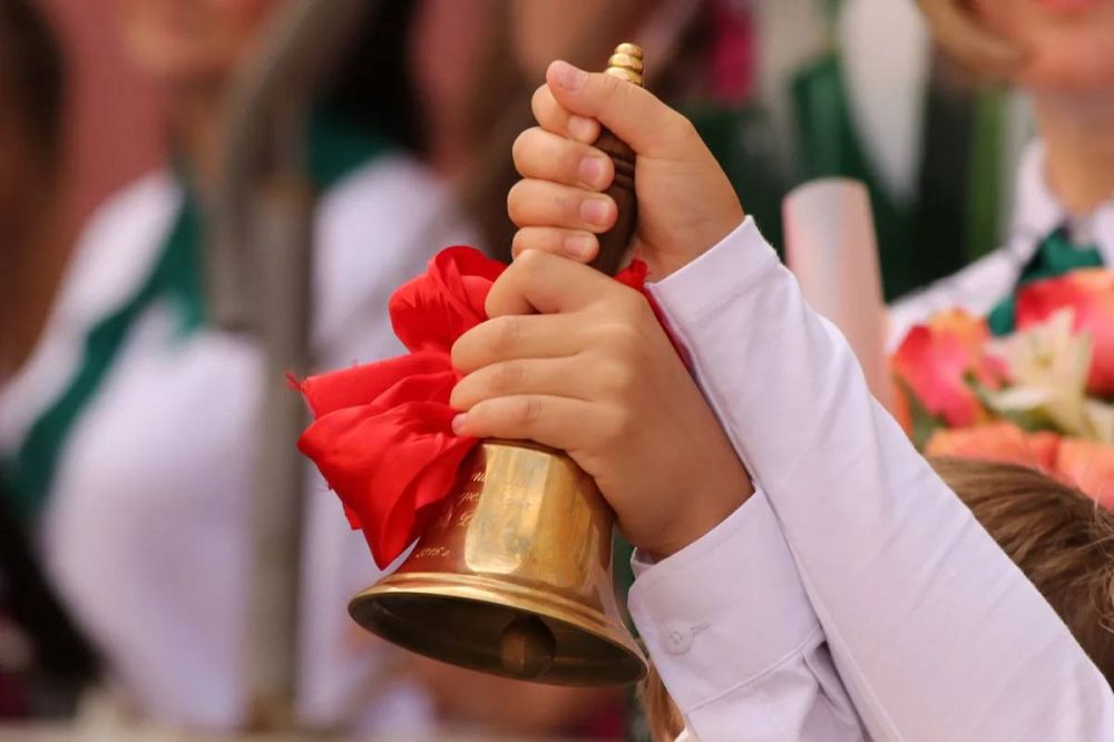 Сергей Георгиев: Дорогие ученики, уважаемые учителя и родители!