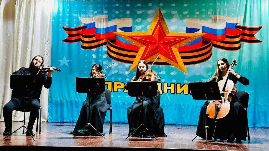 ������� ���������� ���������� ������ � ������������ ������ ���� ��������� � 80-����� ������