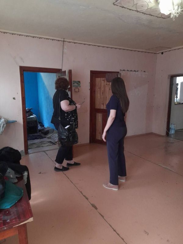 Комиссия по делам несовершеннолетних и защите их прав Верхнерогачикского округа совершила профилактический выезд в семьи, находящиеся в зоне особого внимания