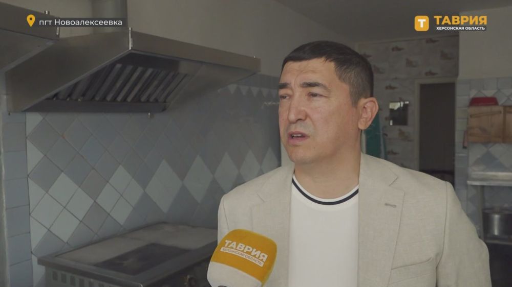 В преддверии Дня защиты детей депутат областной Думы от "Единой России" Энвер Абдураимов навестил воспитанников Новоалексеевского детского сада "Родничок"