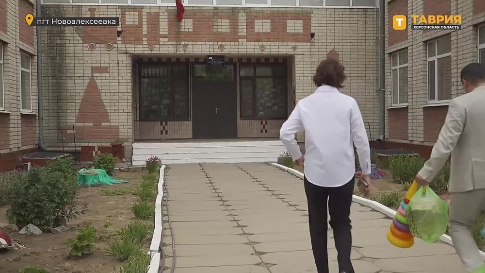 Депутат Херсонской областной Думы от "Единой России" Энвер Абдураимов посетил Новоалексеевский детский сад "Родничок"