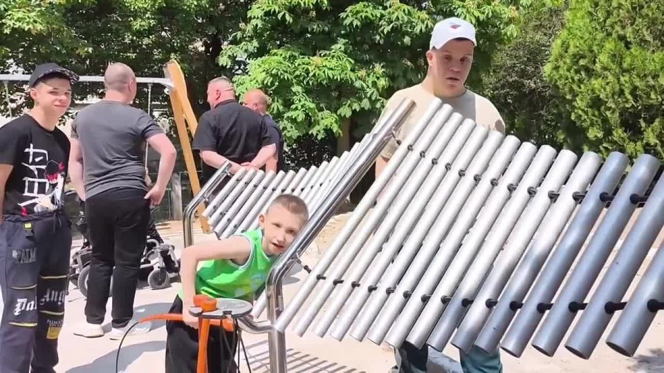 На спортивных и рекреационных площадках Алешкинского детского дома-интерната пройдет укладка безопасного покрытия