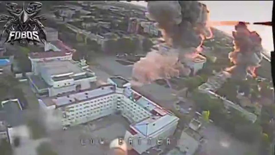 Владислав Шурыгин: В Херсоне ФАБ с УМПК сегодня рано утром поразил здание областной администрации