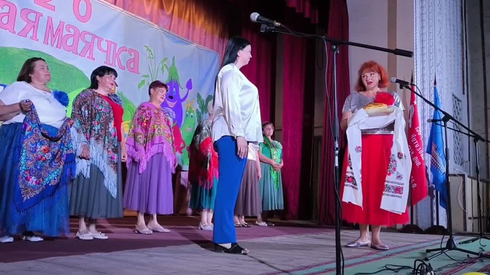 220 лет – именно столько исполняется Новой Маячке в этом году! В честь этого события для местных жителей состоялись флешмобы, выставки, акции, игры, показ детских мультфильмов, а также праздничный концерт в Алешкинском...