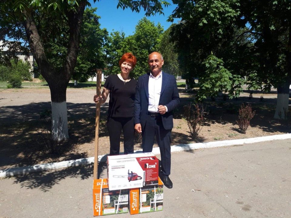 Представители региона-шефа оказали точечную помощь администрации Новоалексеевки