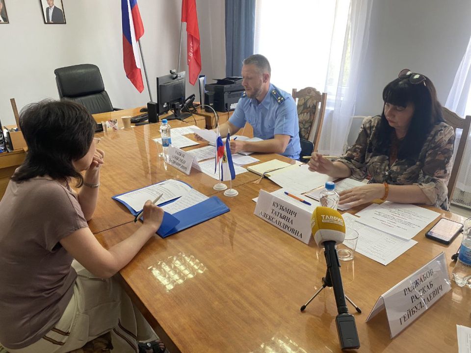 Замгубернатора Херсонской области Татьяна Кузьмич и зампрокурора региона Александр Катков провели прием для скадовчан