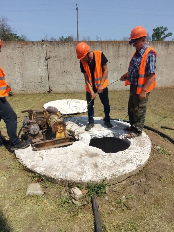 Проведены ремонтные работы на артезианских скважинах Нижнесерогозского округа