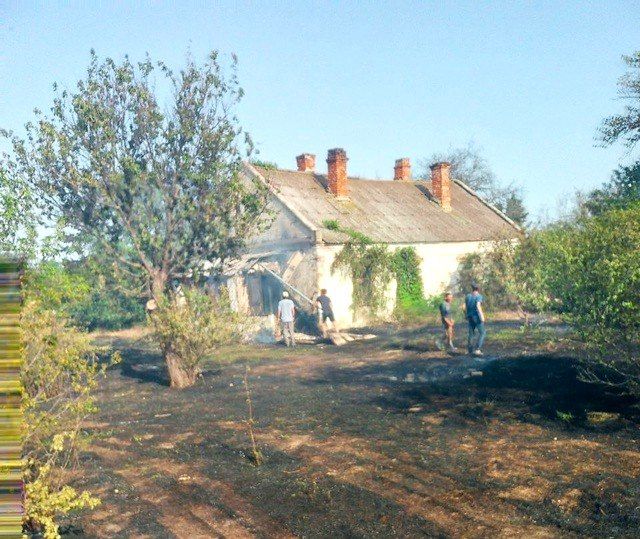 Спасатели местной пожарной охраны "Плавское" помогли потушить пожар в Запорожской области