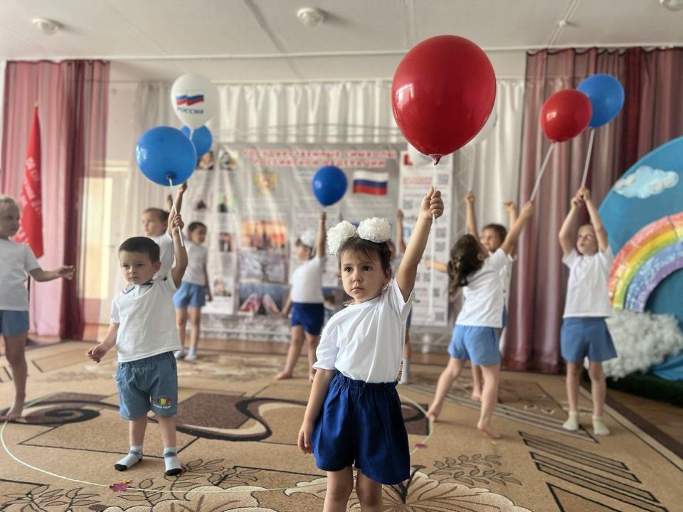 «День России»: танцевальный флешмоб в ульяновском детском саду