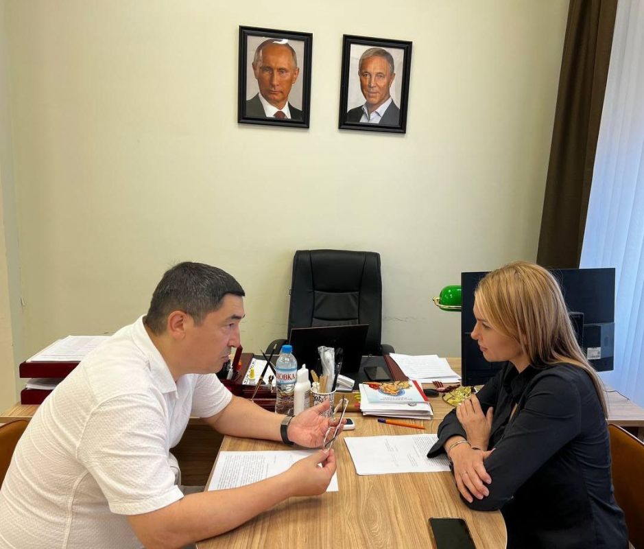 Энвер Абдураимов: Рабочая встреча по вопросам благоустройства городской среды с руководителем Управления внутренней политики Херсонской области