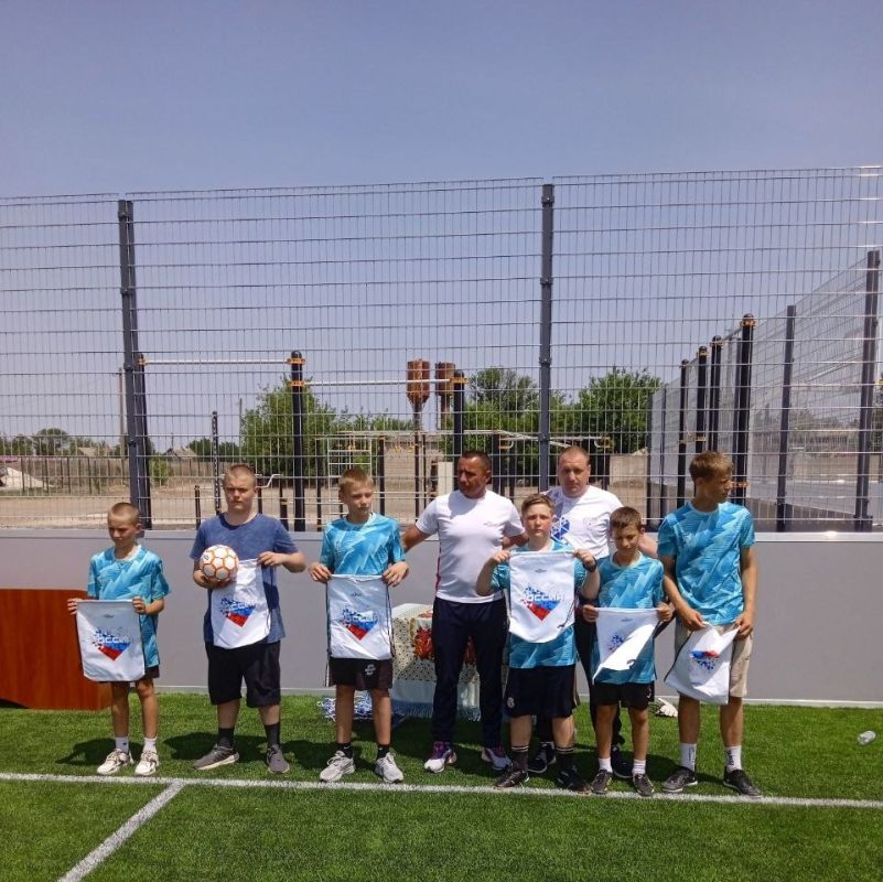 Сегодня в Нижнесерогозском муниципальном округе состоялось торжественное открытие нового спортивного комплекса, приуроченное ко Дню России