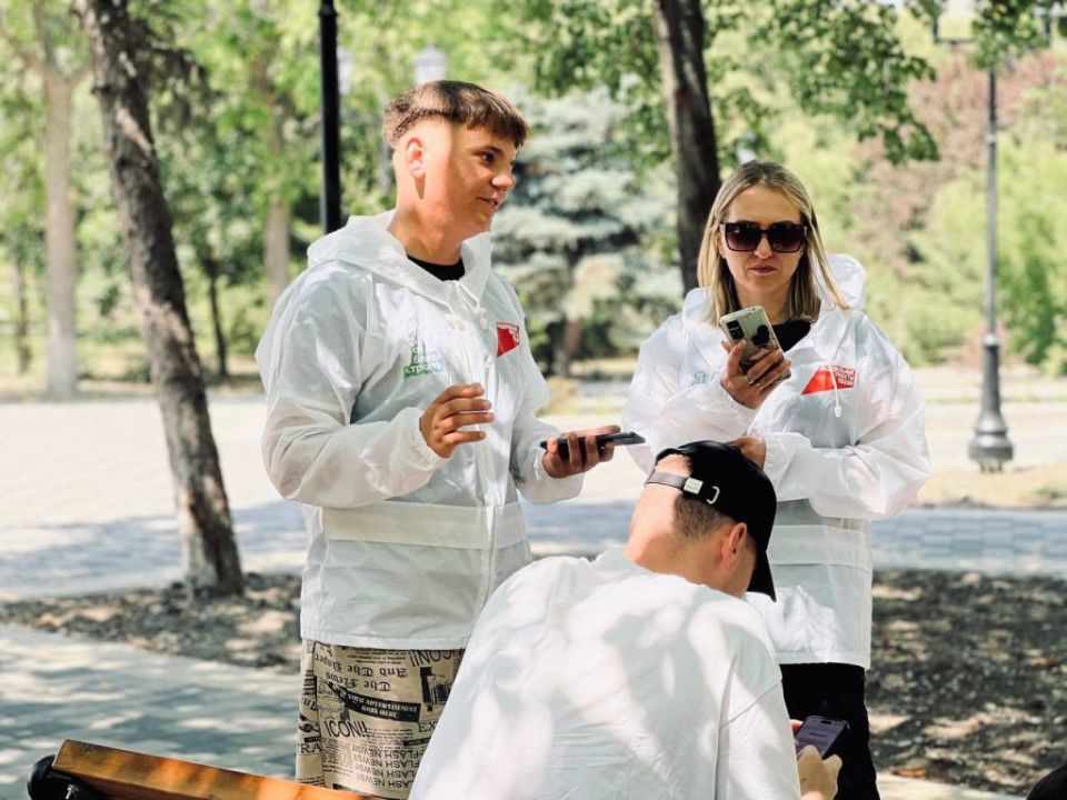 Волонтёры ФКГС помогают жителям Херсонской области проголосовать за благоустройство общественных территорий