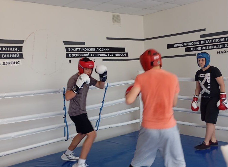 В ГБУ ДО ХО "Спортивная школа Аскания-Нова" Чаплинского муниципального округа состоялась открытая тренировка по боксу в рамках марафона "Сила России"