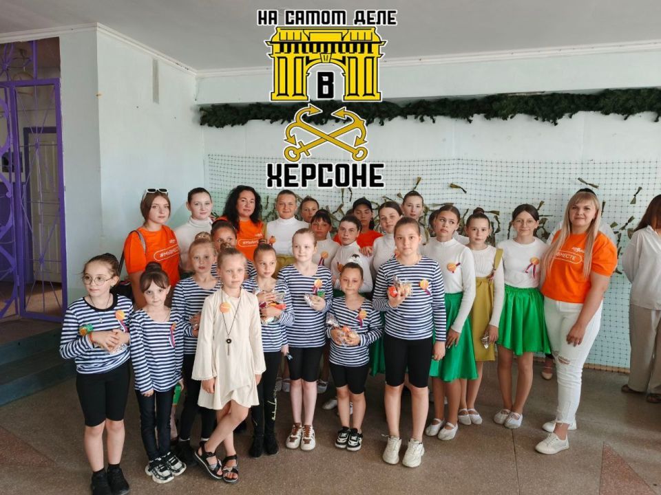 В преддверии Дня России в Тарасовском Доме культуры состоялся обучающий урок по созданию маскировочных сетей