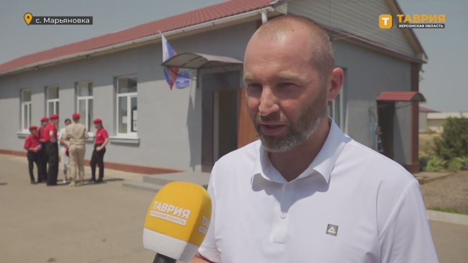 На базе Марьяновского и Костогрызовского сельских клубов Каховского округа открылись отделения "Юнармии"