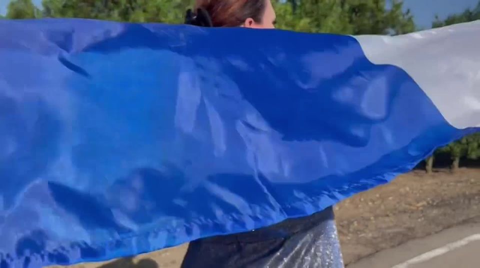 Тавричанский сельский Дом культуры от всей души поздравляет всех с Днём России и подготовил музыкальный подарок