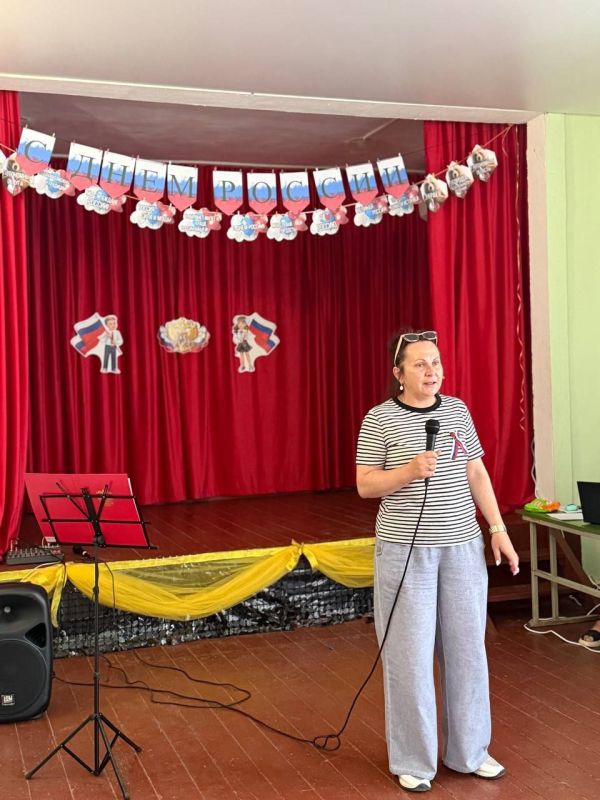 Праздничный концерт ко Дню России в Макаровском сельском клубе