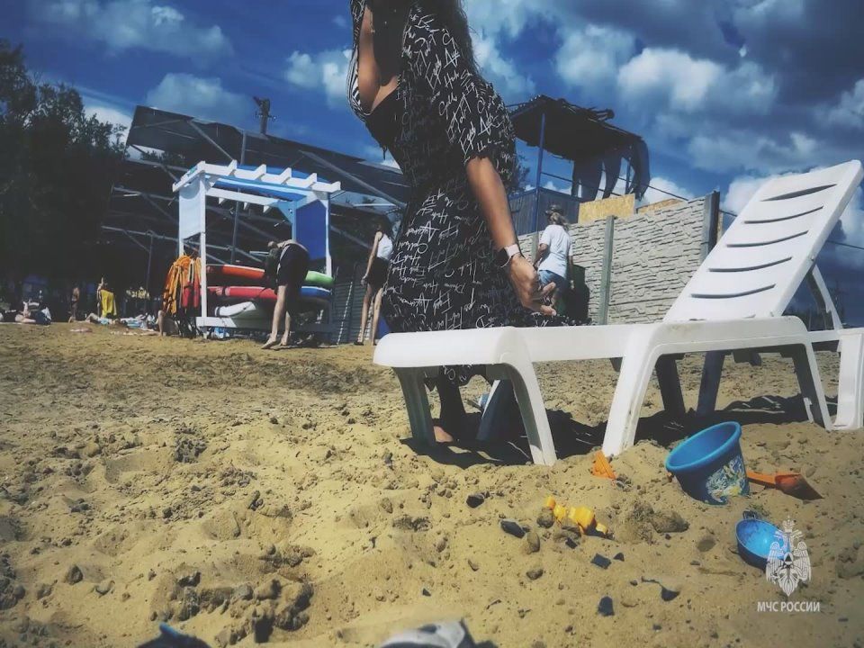 Дети тонут молча.... На лето приходится пик несчастных случаев в воде. Ежегодно тонут даже опытные пловцы. Но среди тех, кто особенно под угрозой – дети. Утопление является третьей по значимости причиной смерти для детей в...