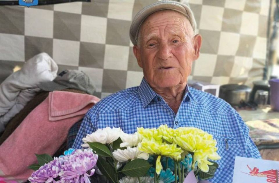 Труженика тыла из Алёшкинского округа поздравили с 95-летием