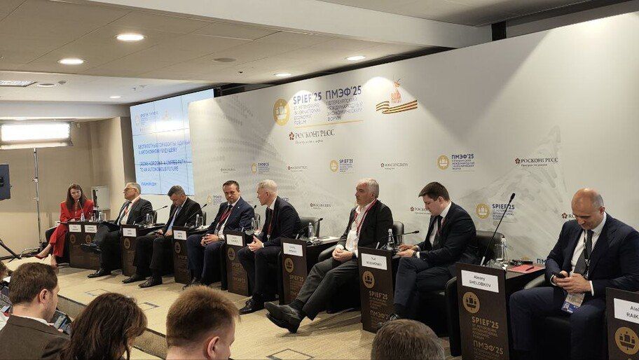 Песков: беспилотные системы РФ развиваются в 10 раз быстрее наземных и водных