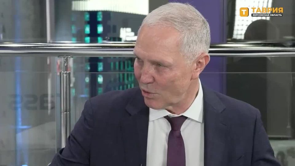 Зеленский — пешка для игры больших игроков, считает Владимир Сальдо