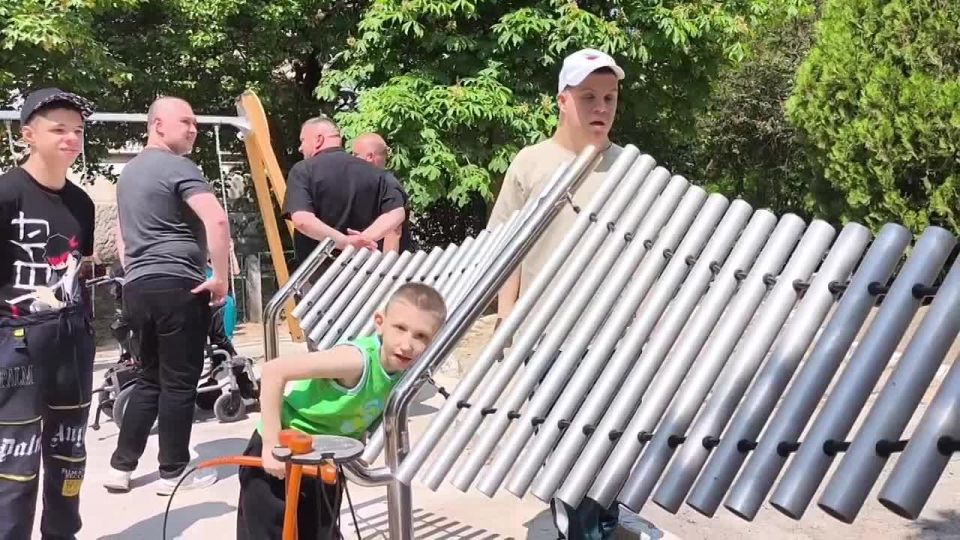 Штаб #МЫВМЕСТЕ, депутаты Единой России и администрация Алешкинского округа во главе с Русланом Хоменко передали гуманитарную помощь детям