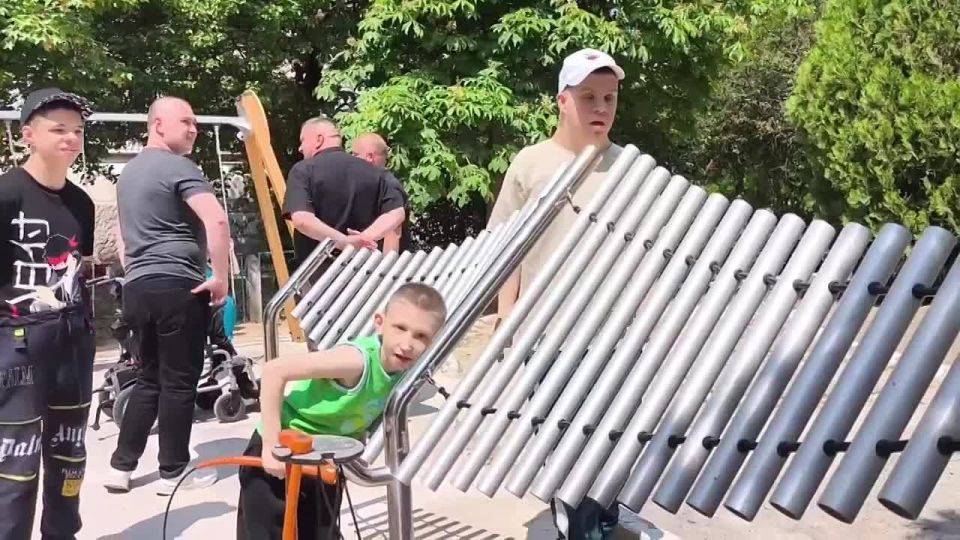 Штаб #МЫВМЕСТЕ, депутаты Единой России и администрация Алешкинского округа во главе с Русланом Хоменко передали гуманитарную помощь детям