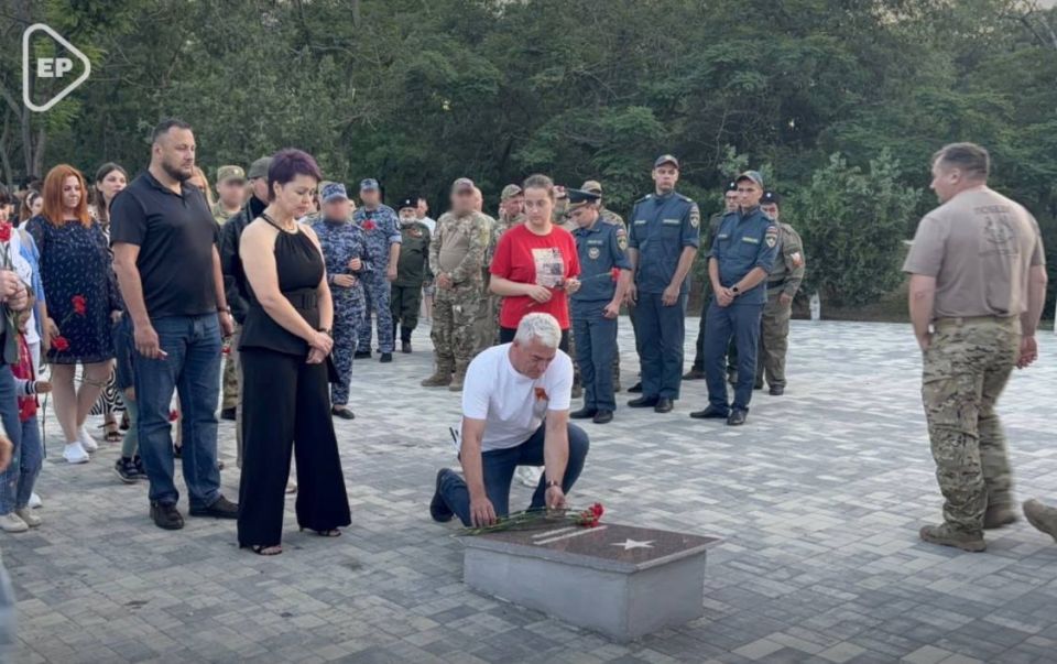 Акция «Единой России» ко Дню памяти и скорби: в Геническе собрала сотни неравнодушных