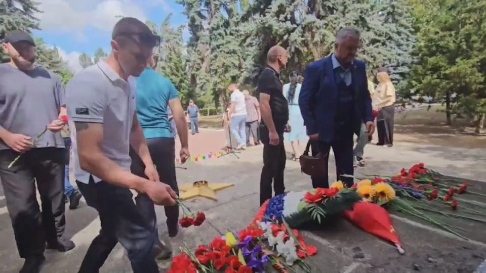 В Скадовске прошел митинг, посвященный Дню памяти и скорби
