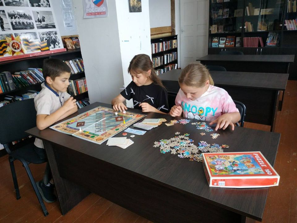 В библиотеках населенных пунктов Генического округа прошли мероприятия ко Дню молодежи