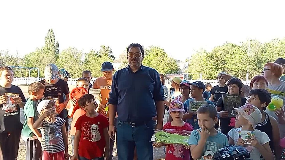 Юрий Барбашов: Народно-патриотическое общественное движение за «За Краснодар!», которое возглавляет Алексей Тодоренко, начало свою помощь Херсонской области со сбора и доставки литературы на русском языке, в которой очень...