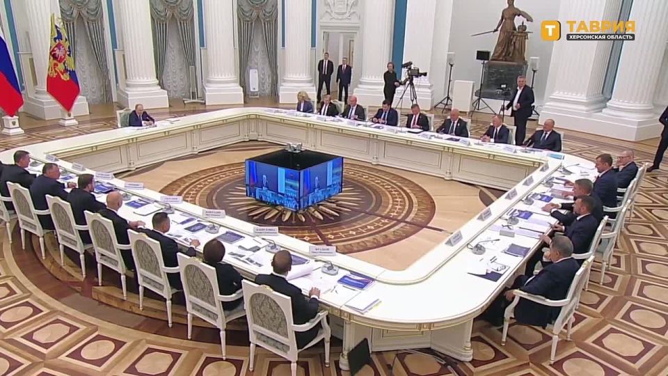Новый спорткомплекс в Новоалексеевке, открытый Владимиром Путиным, смогут посещать более 1000 детей в год - Владимир Сальдо
