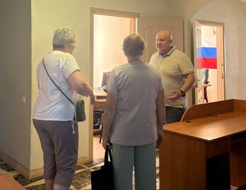 В городском округе Новая Каховка налажена работа по приему жителей