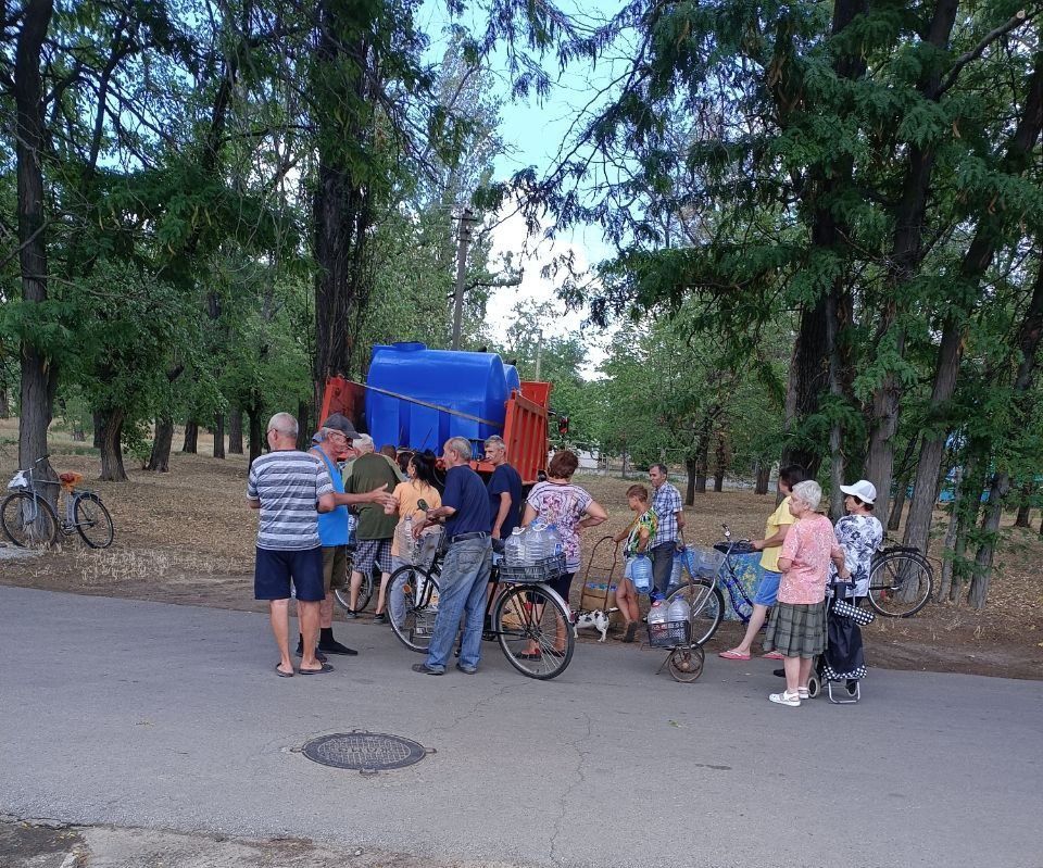 В городском округе город Новая Каховка продолжается подвоз питьевой воды для жителей города Таврийск