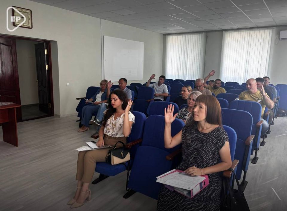 Выполнение положений народной программы «Единой России» в прифронтовых территориях обсудили в Новой Каховке