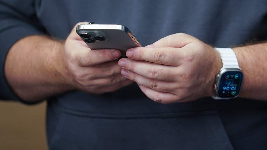 Энвер Абдураимов: Путин подписал закон об обязательной предустановке RuStore на iPhone