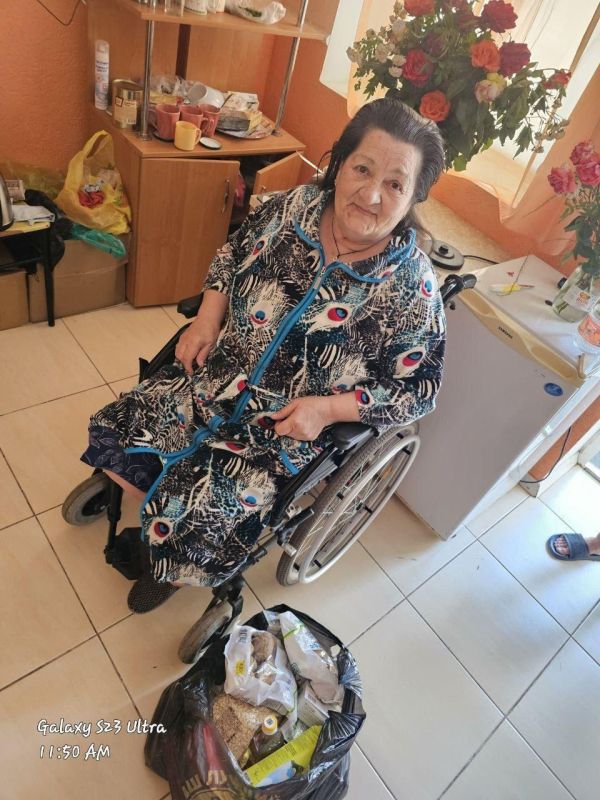 В ТУ Лазурное провели выдачу гуманитарной помощи