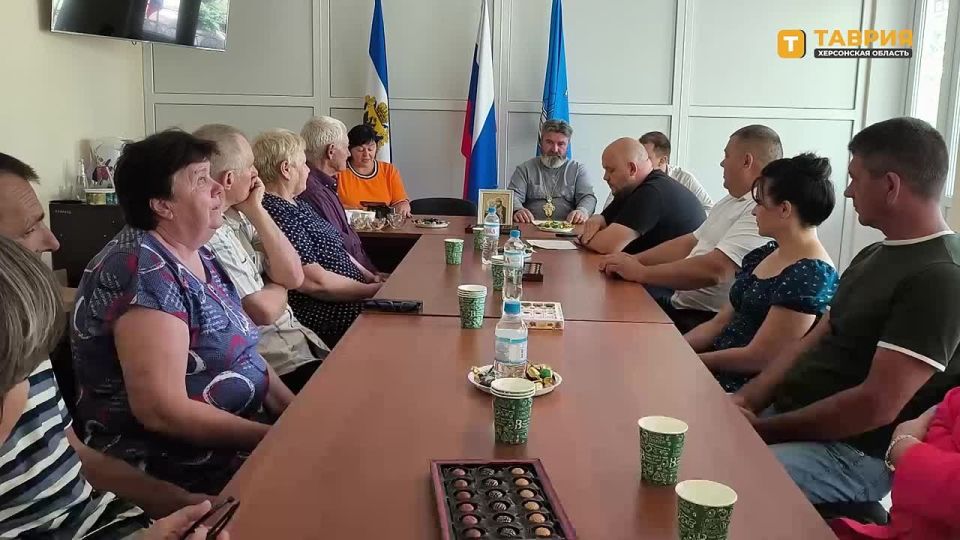 Семьи-юбиляры Алешкинского округа встретились за одним столом в честь Дня семьи, любви и верности