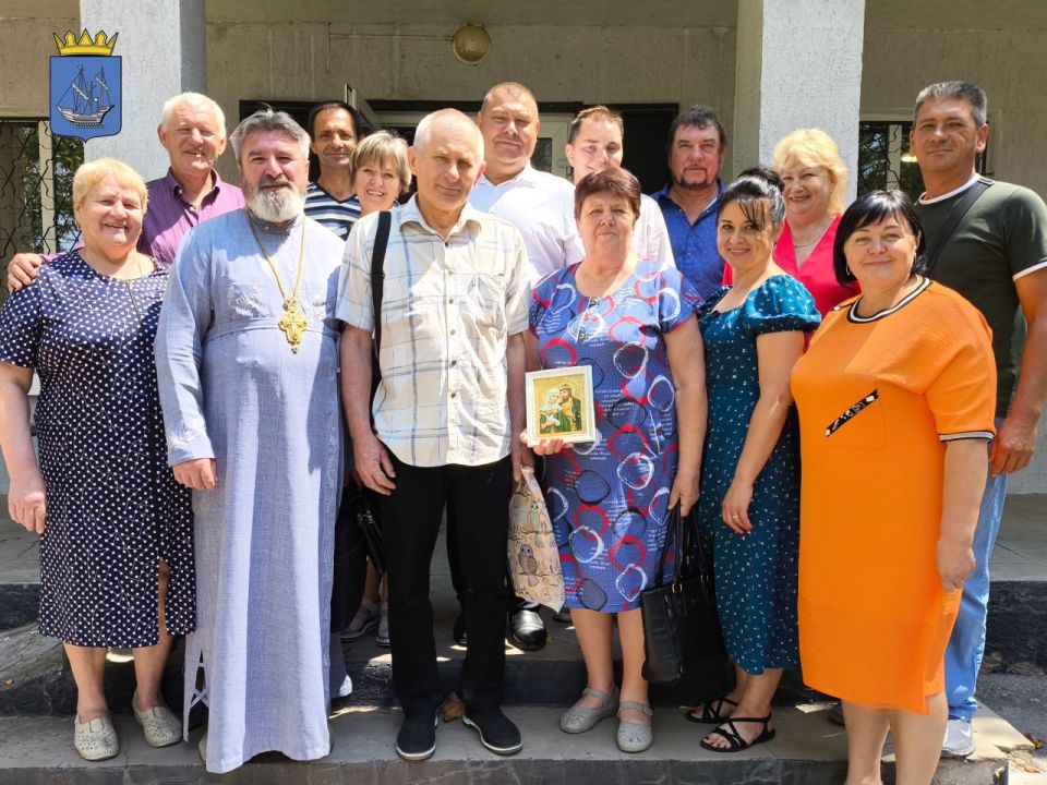 Семьи юбиляры Алешкинского муниципального округа встретились за одним столом накануне Дня семьи, любви и верности