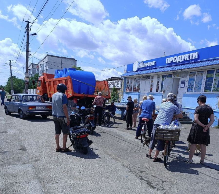 В Таврийске продолжается бесперебойный подвоз питьевой воды для жителей!