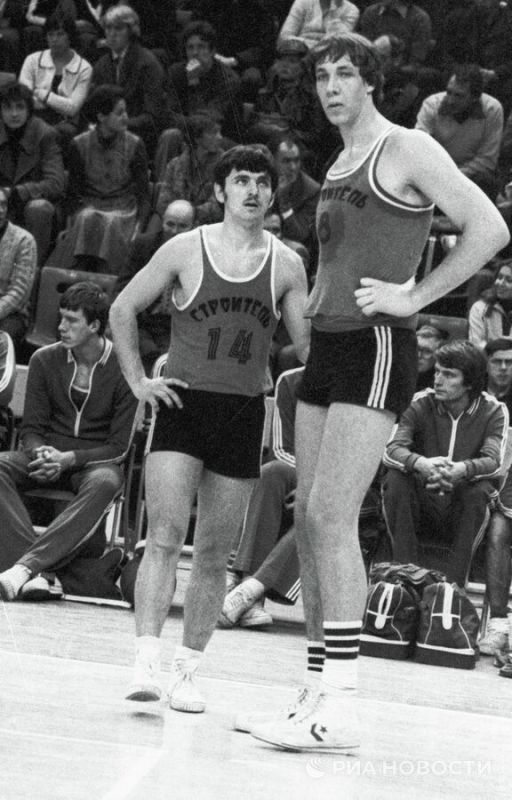 От славы до забвения: конец карьеры самого высокого баскетболиста в СССР