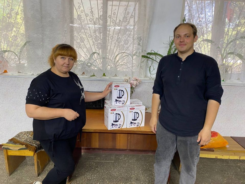 Администрация Верхнерогачикского муниципального округа поздравила сотрудников Почты России с профессиональным праздником