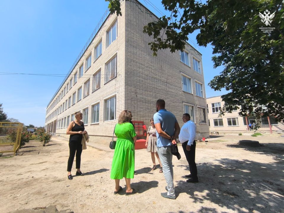 Народный контроль проверил ход работ на социальных объектах Алешкинского округа