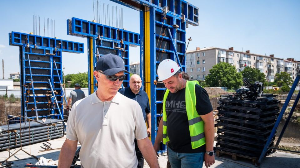 ����� ����������: � ��������� �������� ���������� ����� �������� �� 700 �������