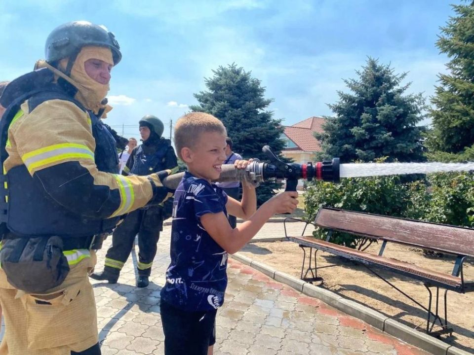 В Херсонской области для школьников провели урок по противопожарной безопасности
