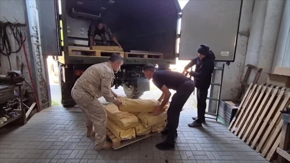 Рамиль Замалетдинов: Более 600 килограммов камчатской рыбы, приобретенной силами коммунистов, отгружено нашим доблестным десантникам на всех направлениях Херсонской области