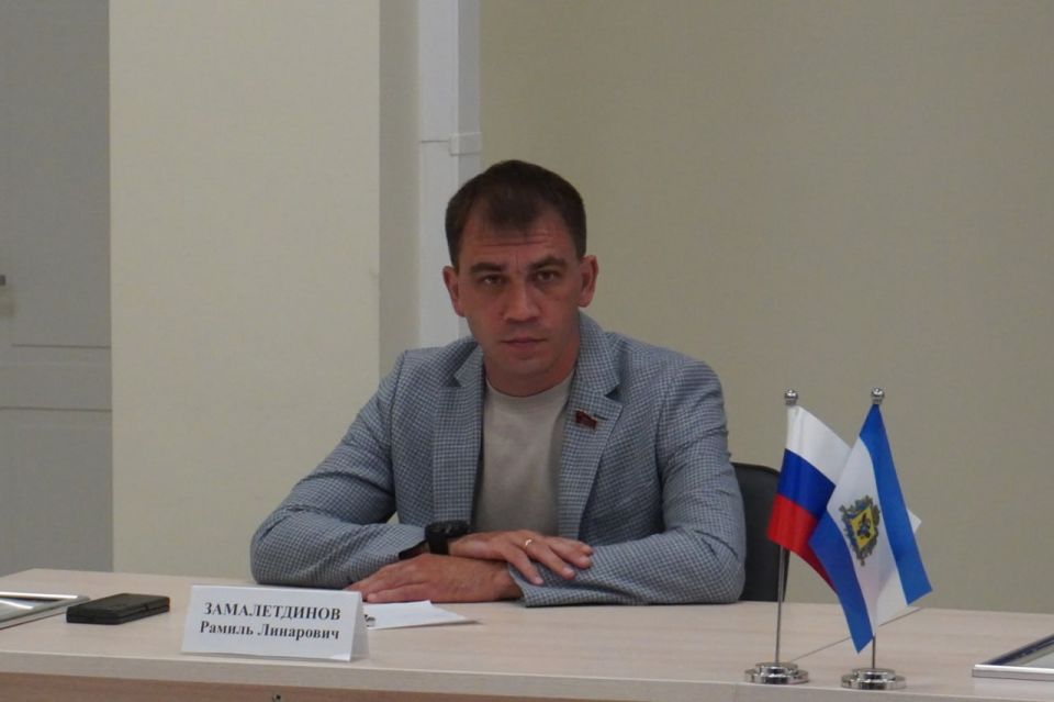 Рамиль Замалетдинов: Принял участие в тридцать шестом заседании Херсонской областной Думы I созыва под председательством Председателя Херсонской областной Думы Томилиной Татьяны Юрьевны