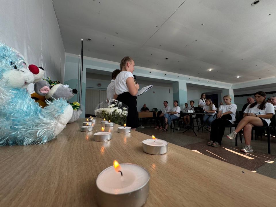 В Алешкинском округе почтили память детей — жертв войны в Донбассе