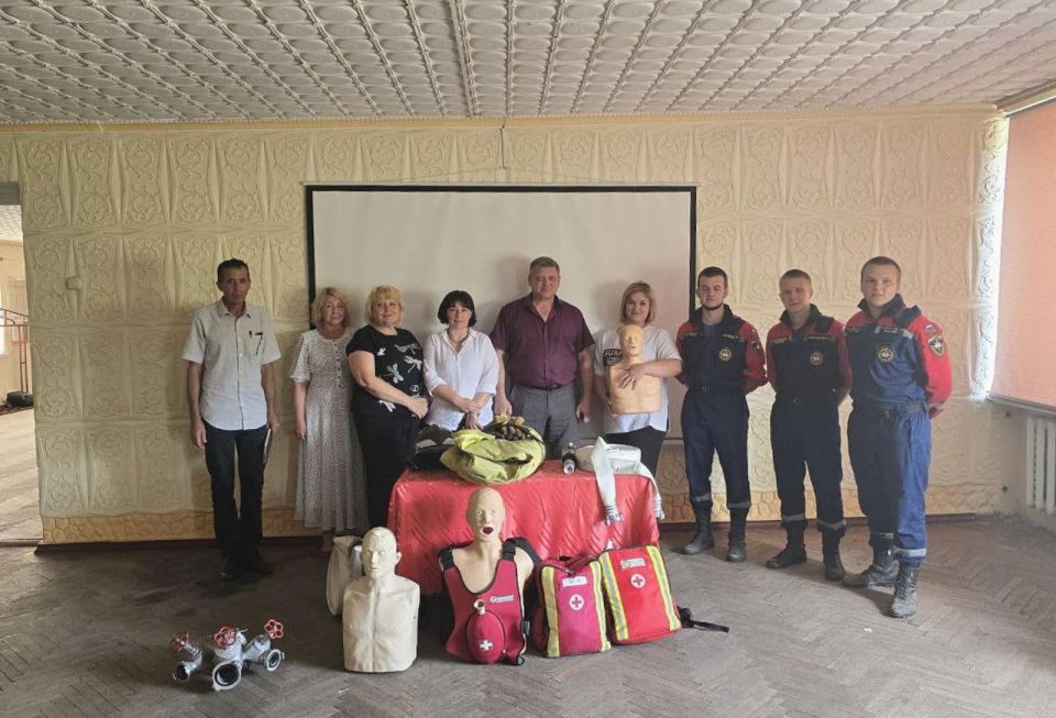 Каланчак на связи. Добровольцы Херсонского регионального отделения ВСКС провели полезный мастер-класс для представителей администрации в доме культуры города Каланчак