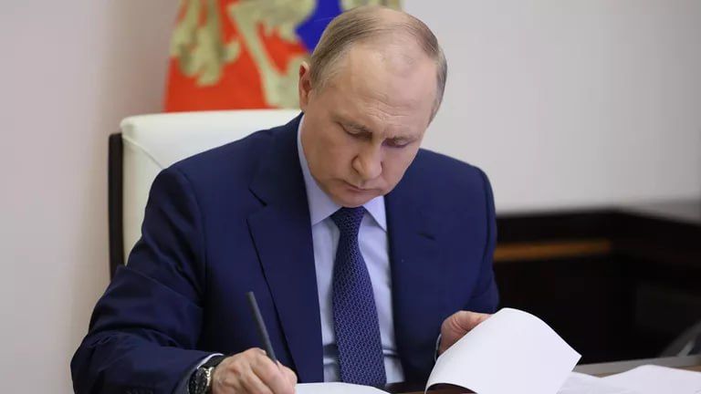 Путин подписал закон о страховой защите средств на ИИС-III